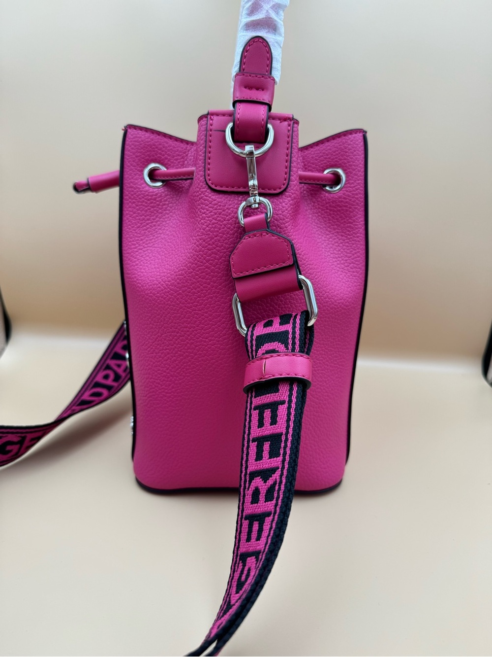 Pink Drawstring Bucket Crossbody Bag + KARL & CHOUPETTE DUO BAG CHARM - Picture 17 of 17